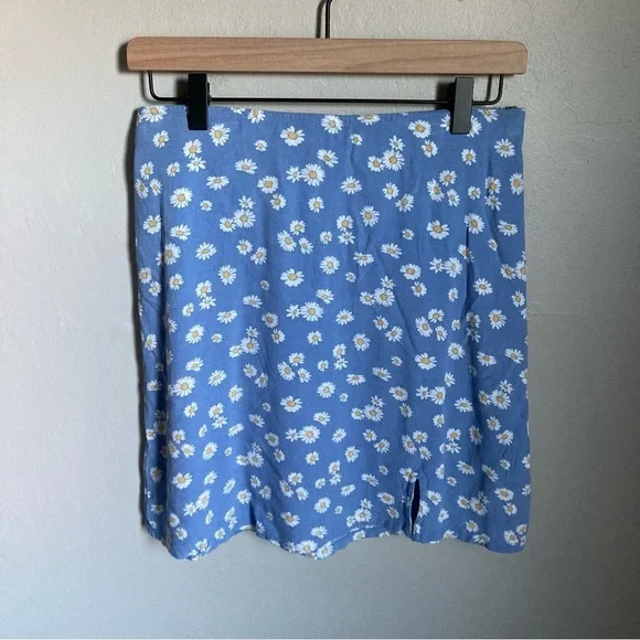 Hollister Blue Floral Skirt Size Medium - Picture 1 of 5